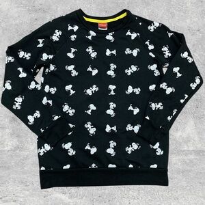 Peanuts All Over Snoopy Print 2017 Crewneck Sweatshirt Top Women’s Size (S)